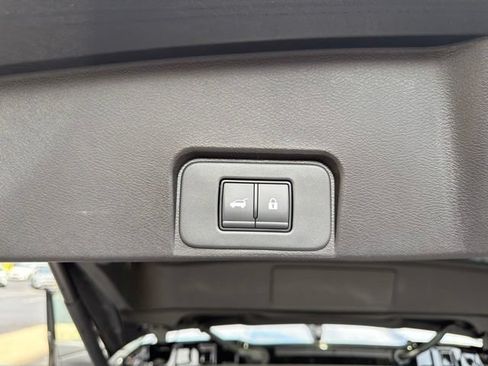 Used 2026 Nissan Rogue SV AWD/4WD image 30