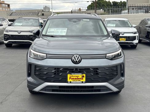 New 2026 Volkswagen Tiguan SE image 2