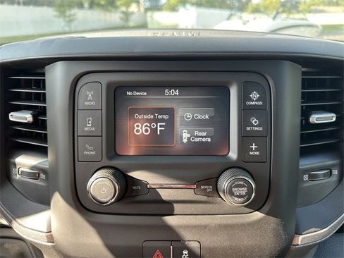 Used 2024 RAM 2500 Tradesman w/ Chrome Appearance Group image 26