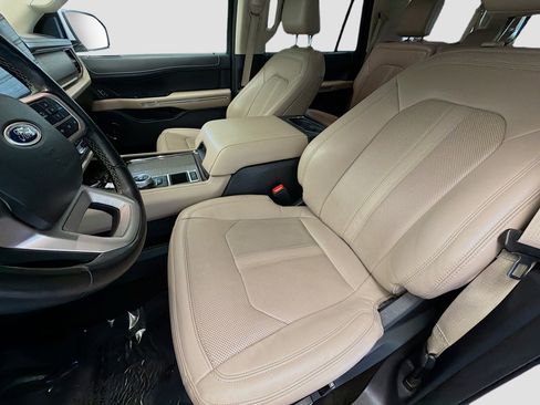 Used 2023 Ford Expedition Max Limited image 11