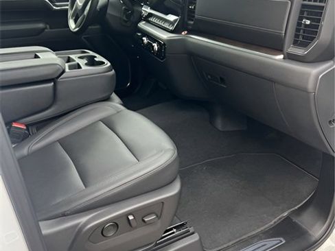 Used 2025 GMC Sierra 1500 SLT image 18