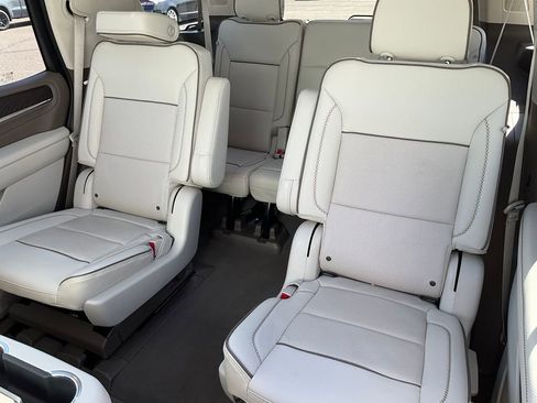 Used 2023 GMC Yukon Denali AWD/4WD image 24