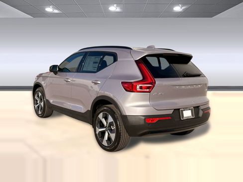 Certified 2026 Volvo XC40 B5 Core w/ Climate Package AWD/4WD image 3