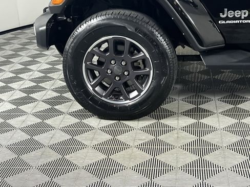 Certified 2022 Jeep Gladiator Overland w/ Popular Equipment Package image 12