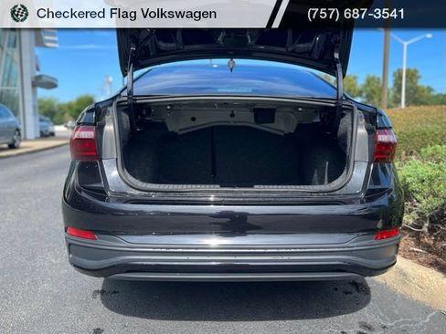 Used 2022 Volkswagen Jetta SE FWD image 13