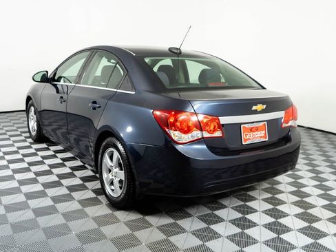 Used 2016 Chevrolet Cruze LT w/ Sun And Sound Package FWD image 4