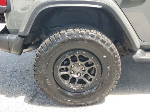 Used 2023 Jeep Wrangler Unlimited Rubicon w/ Xtreme 35 Tire Package AWD/4WD image 7