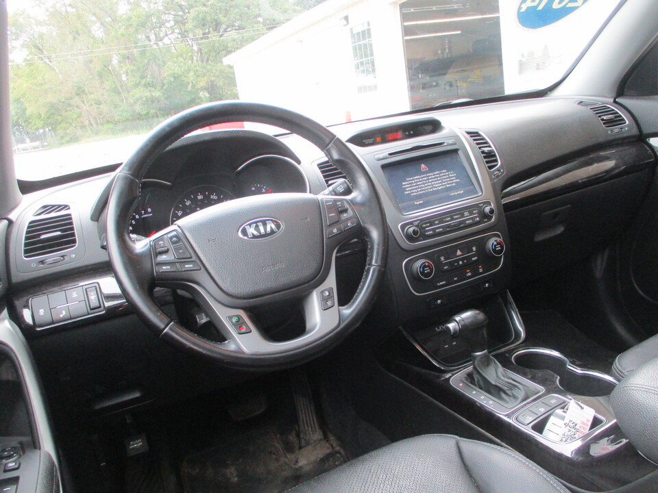 Used 2014 Kia Sorento SX w/ 3rd Row Package AWD/4WD image 7