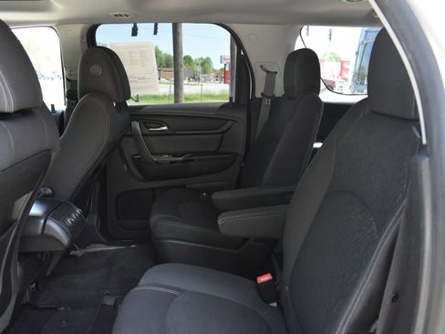 Used 2014 GMC Acadia SLE image 17