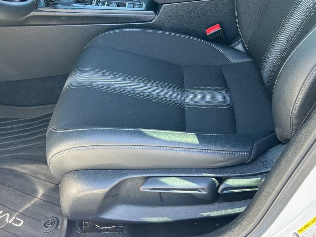 Used 2025 Honda Civic Sport image 15