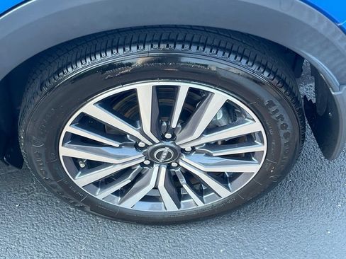 Used 2024 Nissan Kicks SV FWD image 7