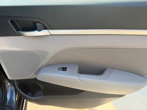 Used 2020 Hyundai Elantra SEL FWD image 13