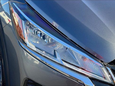 Used 2021 Nissan Kicks SV image 28