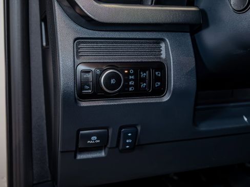 Used 2026 Ford F250 Platinum image 16