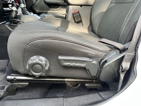 Used 2020 Jeep Wrangler Unlimited Sport image 39