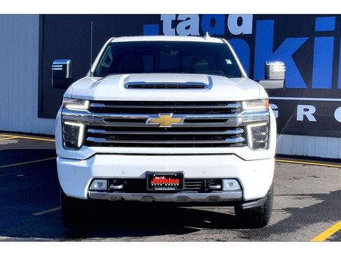 Used 2021 Chevrolet Silverado 2500 High Country AWD/4WD image 3