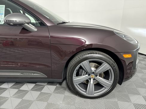 Certified 2025 Porsche Macan Turbo image 11