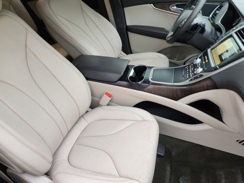 Used 2017 Lincoln MKX Reserve image 16