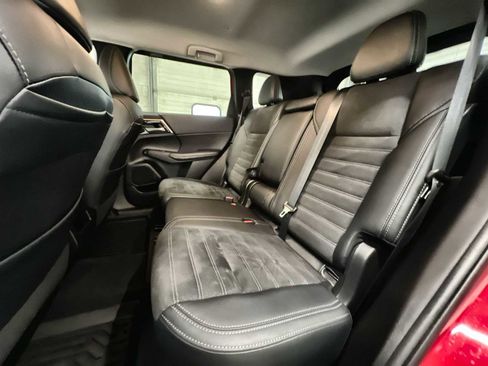 Used 2024 Mitsubishi Outlander SE AWD/4WD image 24