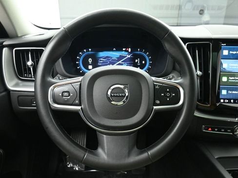 Used 2023 Volvo XC60 B5 Core image 25