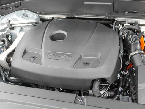 New 2026 Volvo XC90 T8 Ultra w/ Protection Package Premier AWD/4WD image 14