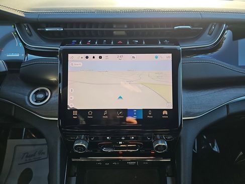 Used 2023 Jeep Grand Cherokee Overland w/ Luxury Tech Group IV image 27