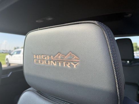 Used 2026 Chevrolet Silverado 1500 High Country w/ Technology Package AWD/4WD image 19