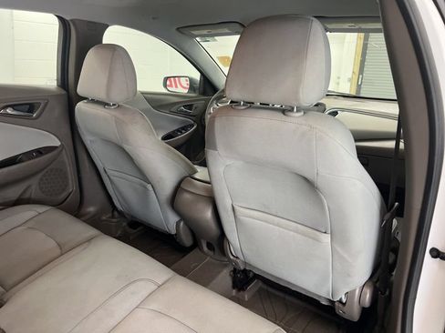 Used 2018 Chevrolet Malibu LS FWD image 11