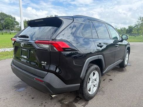 Used 2019 Toyota RAV4 XLE w/ Carpet Mat Package AWD/4WD image 7