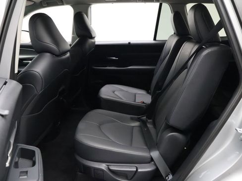 Certified 2025 Toyota Grand Highlander AWD image 19