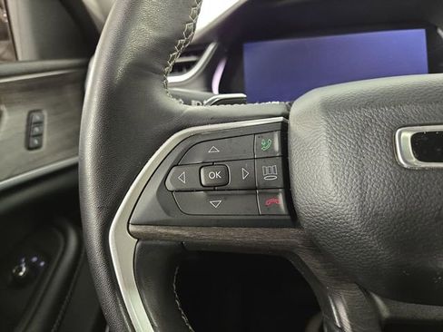 Used 2022 Jeep Grand Cherokee Limited image 23