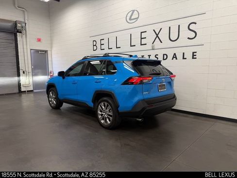 Used 2021 Toyota RAV4 XLE Premium FWD image 7