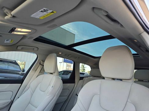 Certified 2024 Volvo XC60 T8 Plus w/ Protection Package Premier image 22