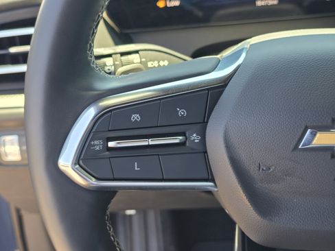 Used 2024 Chevrolet Traverse LT w/ LPO, Floor Liner Package FWD image 32