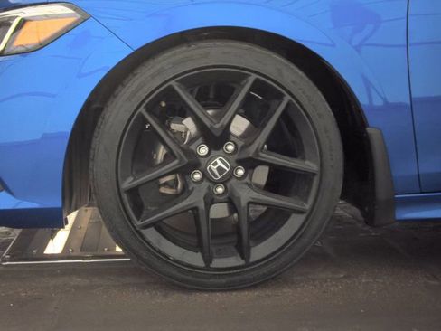 Used 2023 Honda Civic Sport image 8