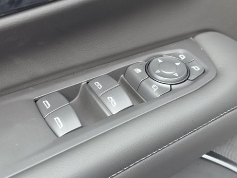 New 2026 Chevrolet Suburban LT w/ Comfort Package AWD/4WD image 26