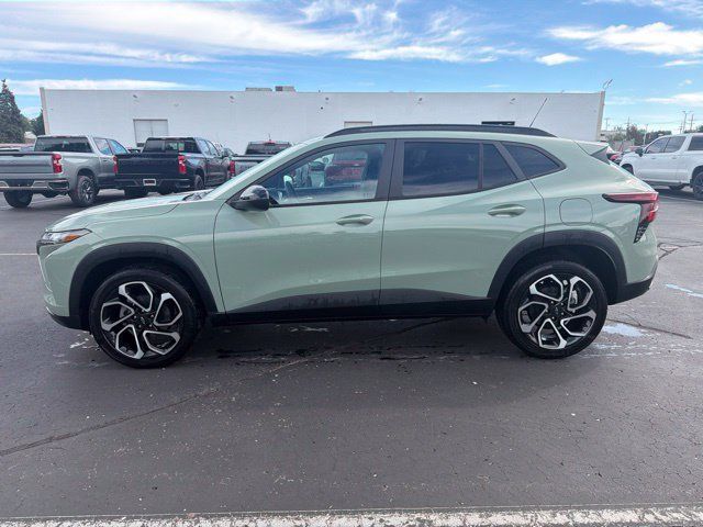 Used 2024 Chevrolet Trax RS w/ Driver Confidence Package FWD image 1