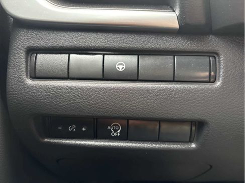 Used 2023 Nissan Rogue SV FWD image 29