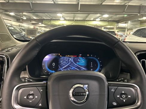 Certified 2025 Volvo XC40 B5 Plus image 12