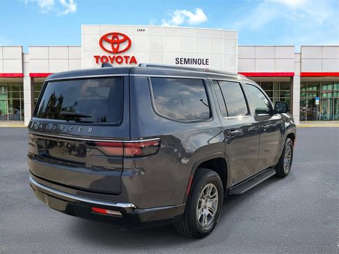 Used 2024 Jeep Wagoneer 4WD image 3