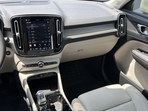 Certified 2024 Volvo XC40 B5 Plus AWD/4WD image 16