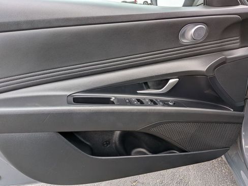 Used 2025 Hyundai Elantra SEL image 9