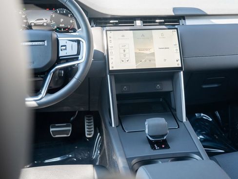 Certified 2025 Land Rover Discovery Sport Dynamic SE AWD/4WD image 21