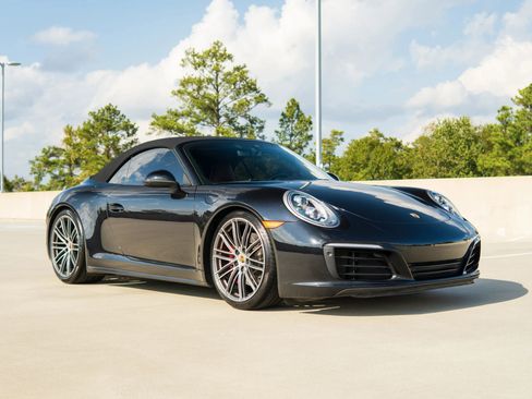 Used 2018 Porsche 911 Carrera 4S image 18