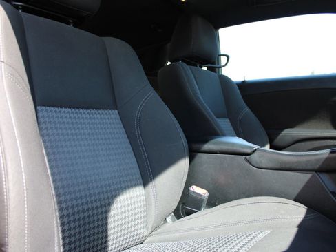 Used 2022 Dodge Challenger SXT w/ Blacktop Package image 10