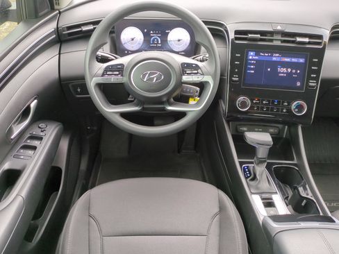 Certified 2024 Hyundai Tucson SE FWD image 12