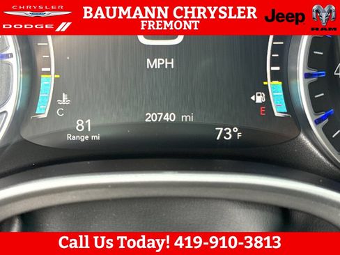 Used 2025 Chrysler Pacifica Select FWD image 16