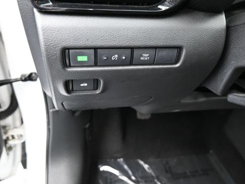 Used 2021 Nissan Sentra SV FWD image 12