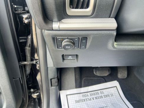 Used 2025 Ford Expedition Max Active AWD/4WD image 21
