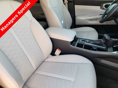 New 2025 Kia Sorento S image 10